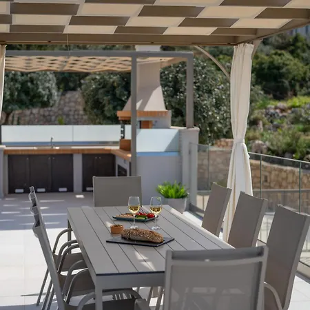 Villa Atyfia - With Private Heated Pool Prinés