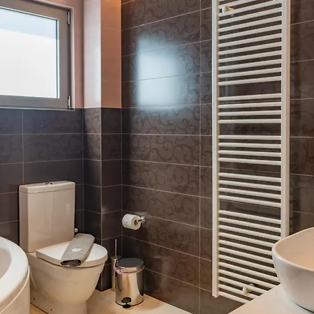Villa Atyfia - With Private Heated Pool Prinés